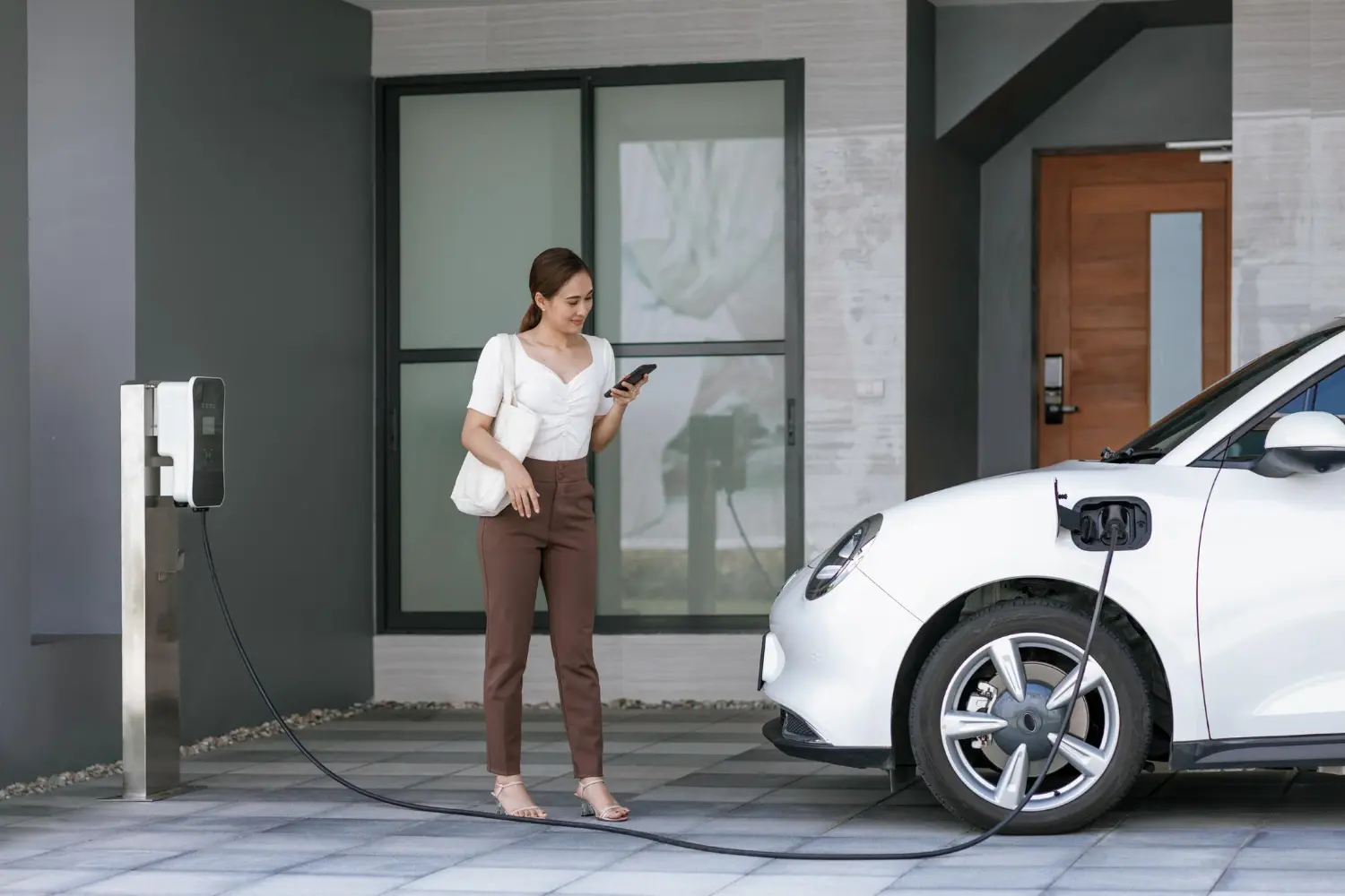 instalar-cargador-coche-electrico