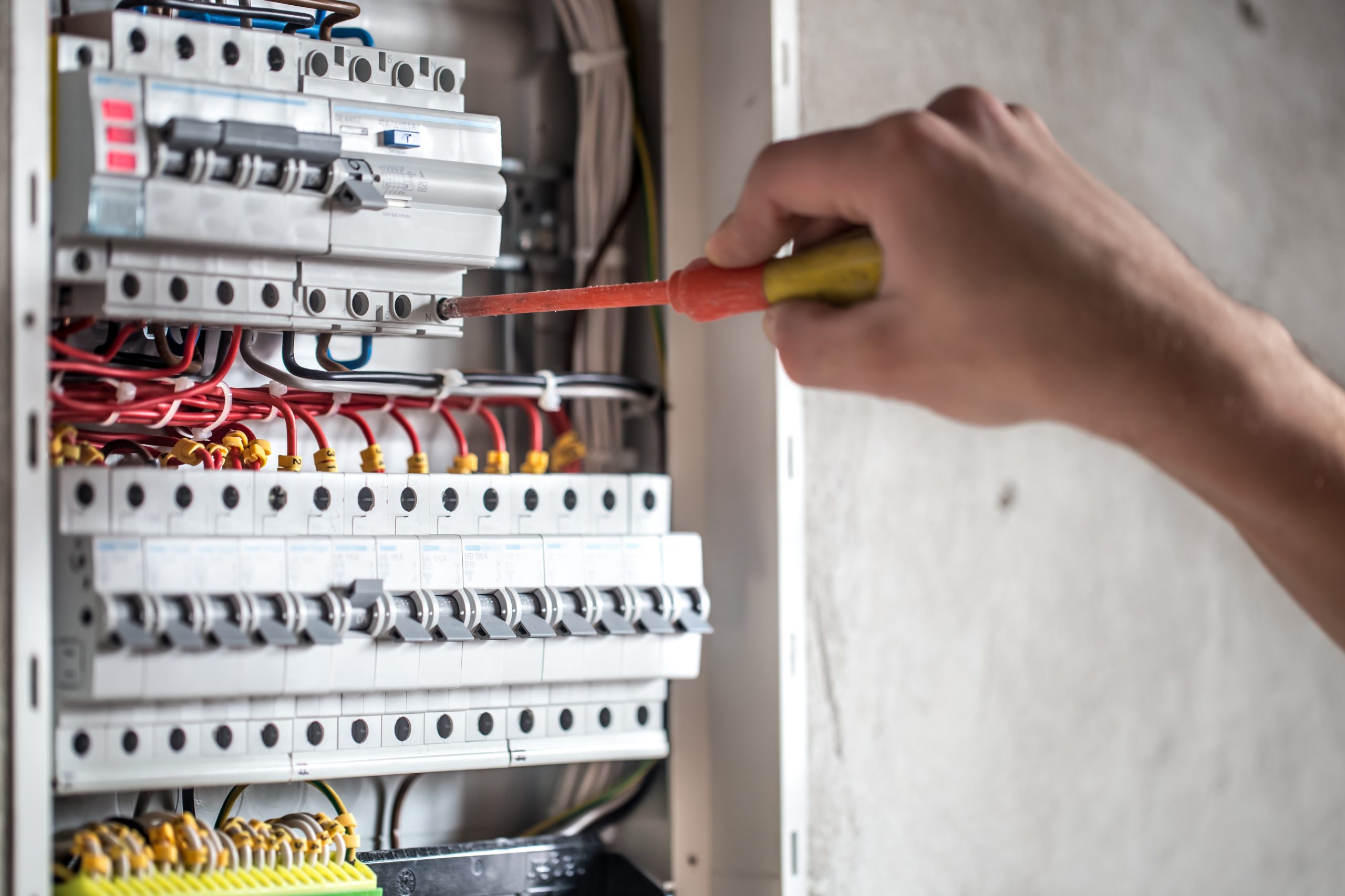 Boletines y proyectos eléctricos